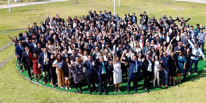 Fotografía de generación de las y los egresados 2024-2025 del Cinvestav